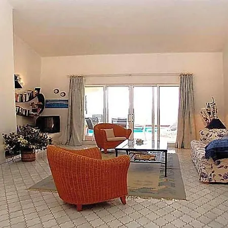 Sleeps 4 Pool Air Con Wifi Villa