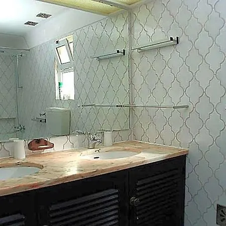 Sleeps 4 Pool Air Con Wifi Villa
