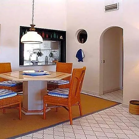 Sleeps 4 Pool Air Con Wifi Villa *