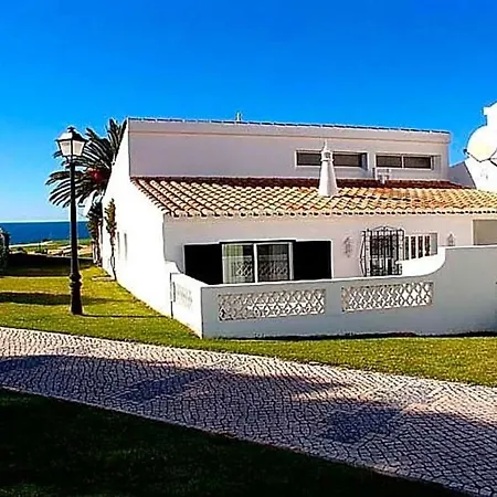 Villa Sleeps 4 Pool Air Con Wifi